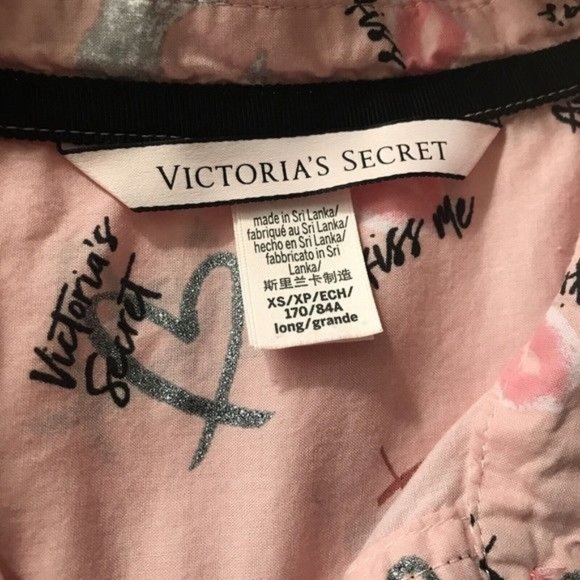 VICTORIA'S SECRET Love Graphic Pajama Top Size X-Small - Picture 7 of 7